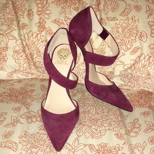 Brand New Vince Camuto Size 8.5 Cranberry Heels
